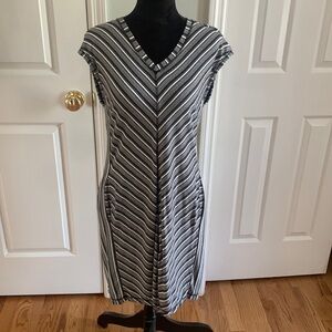 T by Talbots Black and White Chevron Stripe Dress- Size M